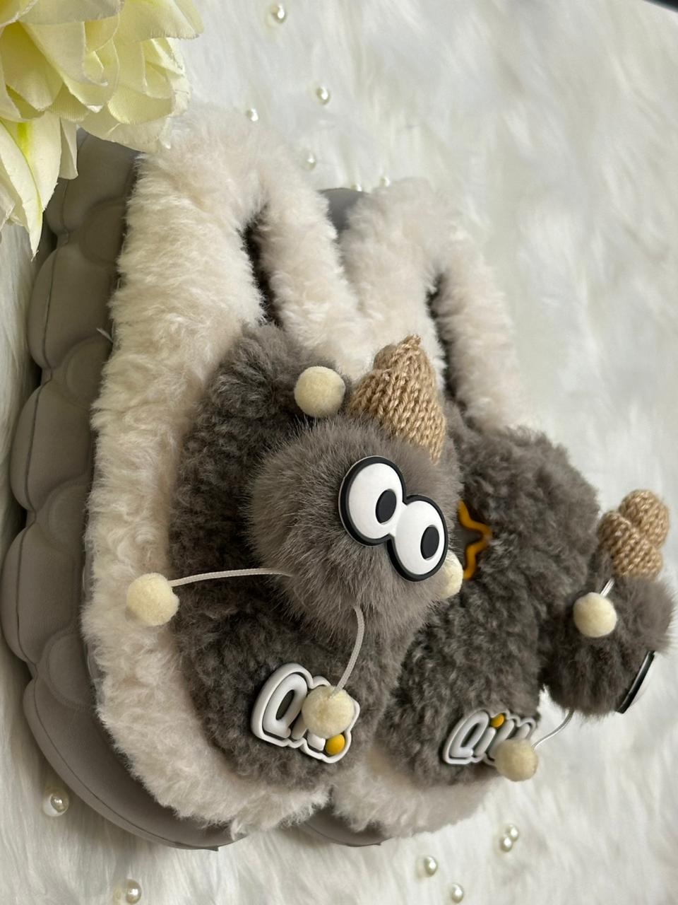 Soft slippers for women